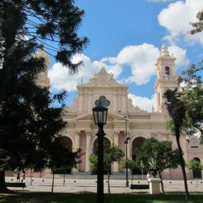Cathédrale sur la place du 9 juillet