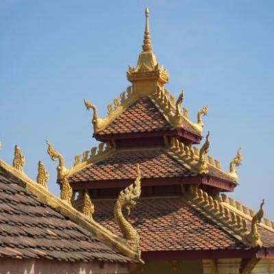 toits de monastère bouddhistes