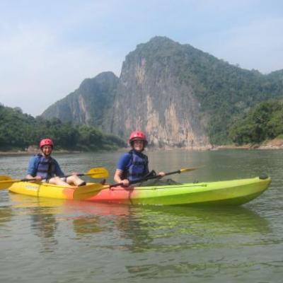 Splendides formations calcaires lors de notre descente du Nam Ou en kayak