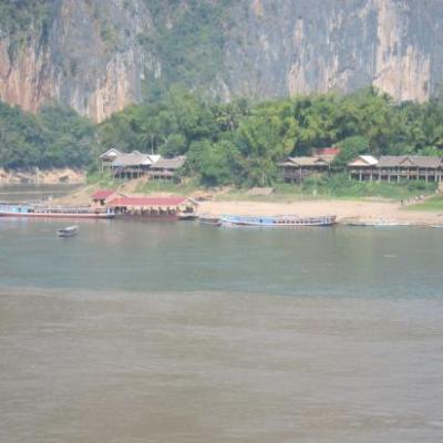 Le verdoyant Nam Ou se jetant dans le Mékong couleur de boue