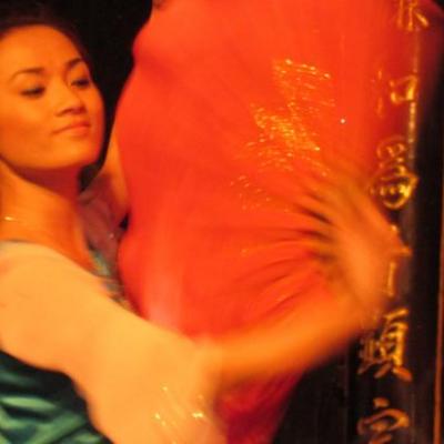 Danse traditionnelle a Hoi An
