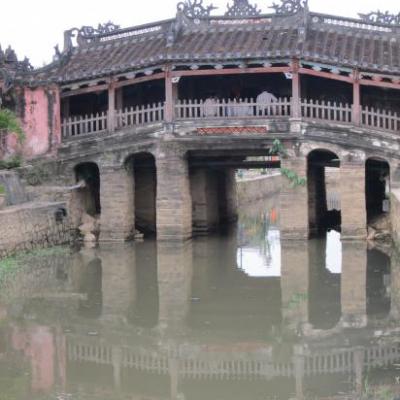 Petit pont japonais de Hoi An qui ne tenait plus guere...