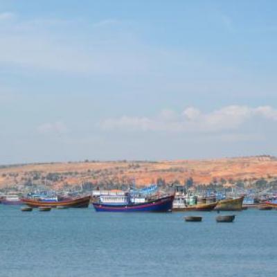 Superbe vue du petit port de peche de Mui Ne