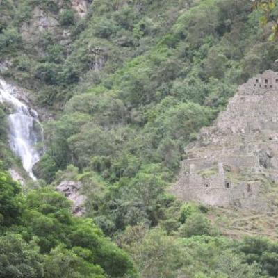 Ruines sur le chemin des Incas