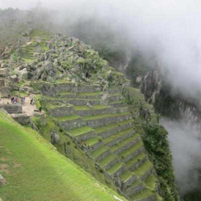 Vue vertigineuse du Machu Picchu