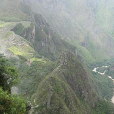 Vue sur le fleuve Urubamba en contrebas du Machu Picchu