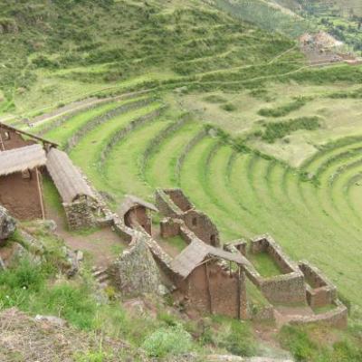 Site inca de Pisac (bâtiments de stockage et terrasses agricoles)