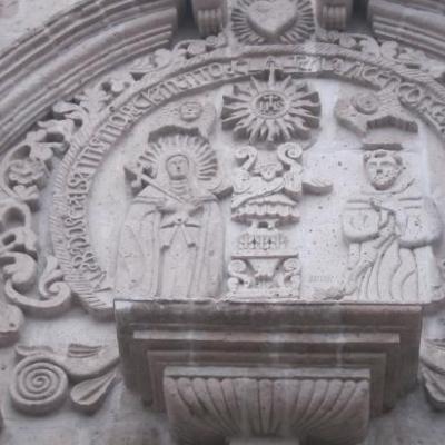 Fronton de l'église San Francisco (mélange influences incas - soleil - et catholiques)
