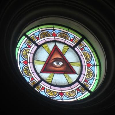 Les Francs-maçons au Pérou (église de Tacna)...